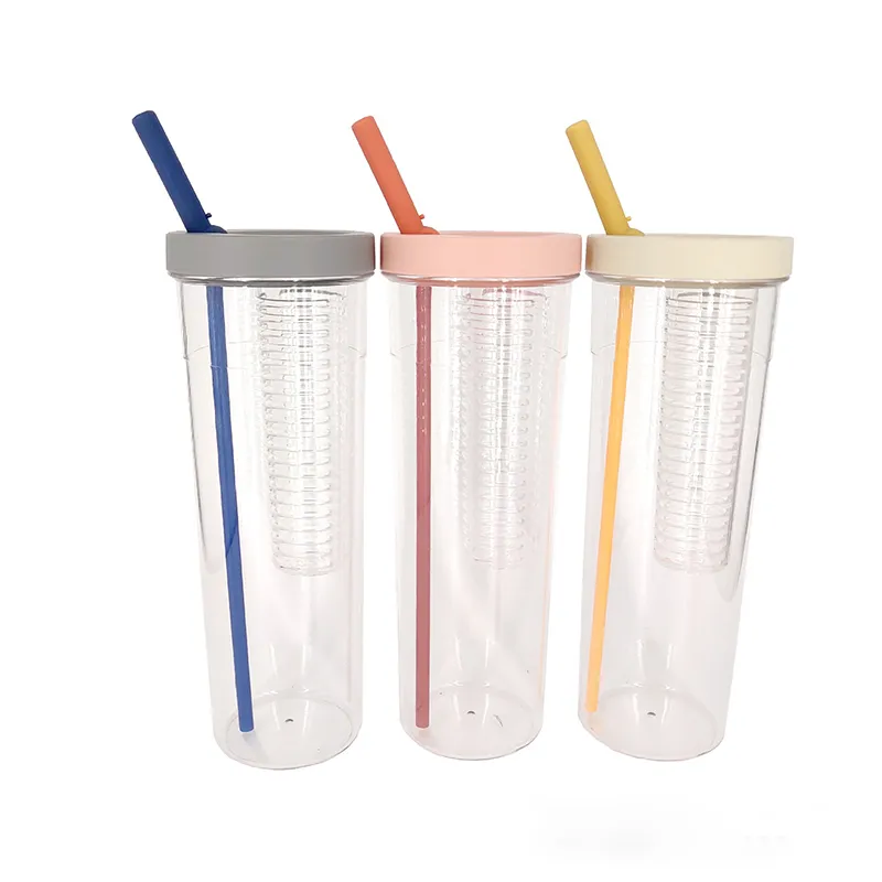 ขวดพลาสติกใสพร้อมหลอด 700 ml. (TUM-00843)